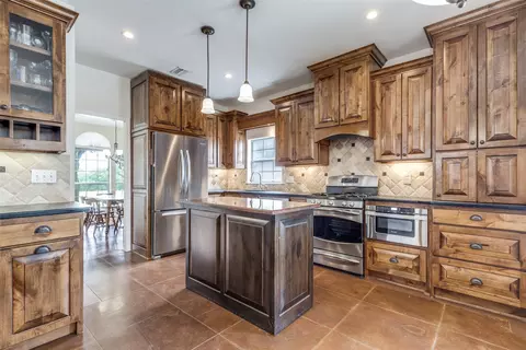3535 Deer Meadow Ln, Dallas, TX 75287