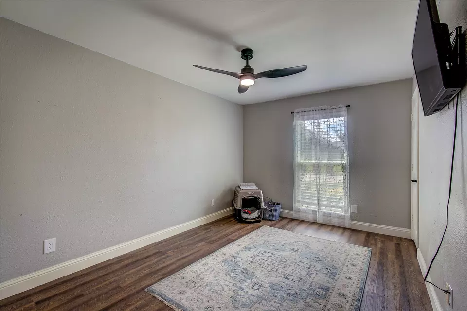Bedroom - 924 Jacksonhole Ln, Mesquite, TX 75149 photo 5 of 5