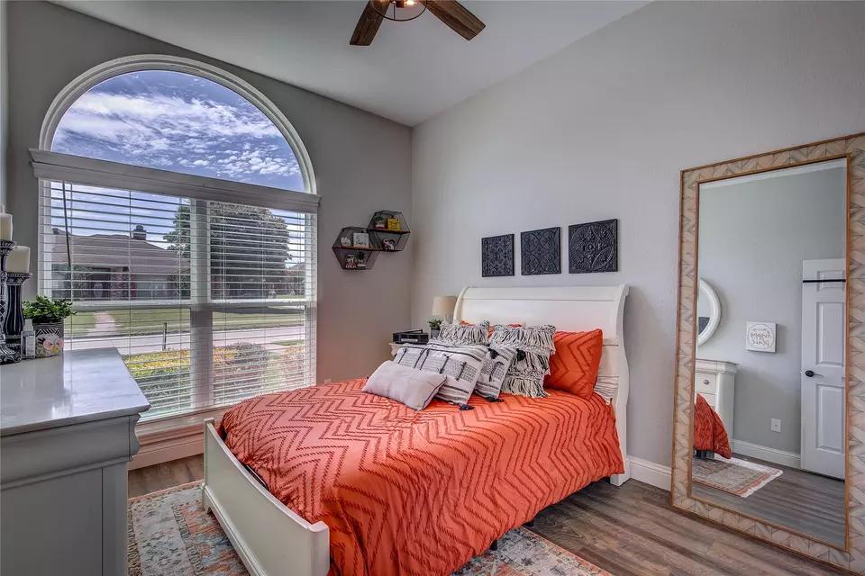 Bedroom - 924 Jacksonhole Ln, Mesquite, TX 75149 photo 4 of 5