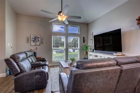 Living - 924 Jacksonhole Ln, Mesquite, TX 75149 photo 1 of 3