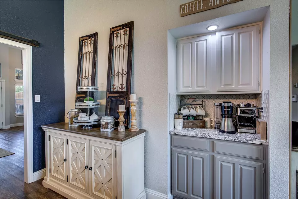 Entry Way - 924 Jacksonhole Ln, Mesquite, TX 75149 photo 3 of 3