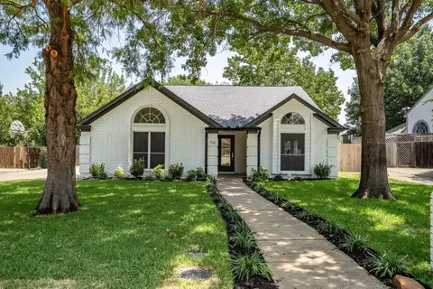 60 Cimarron Dr, Trophy Club, TX 76262