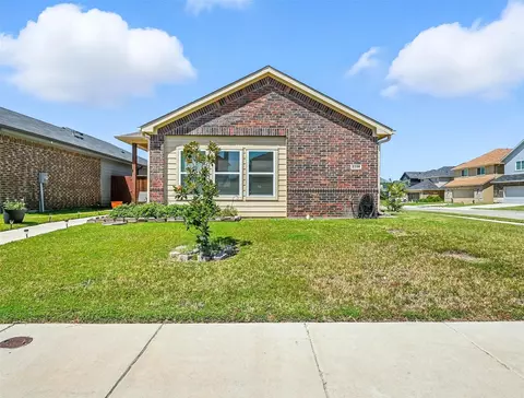 2208 Dana Dr, Grand Prairie, TX 75051