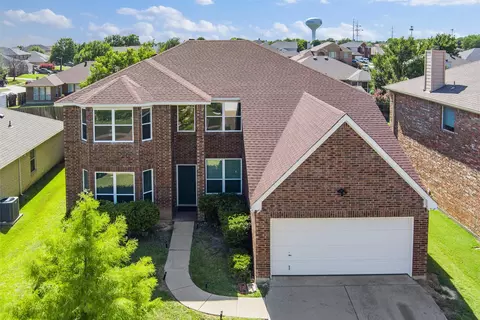 7000 Snowy Owl St, Arlington, TX 76002