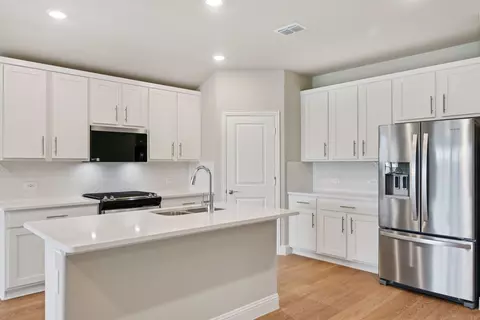 3317 Pat Mayse Dr, Farmersville, TX 75442
