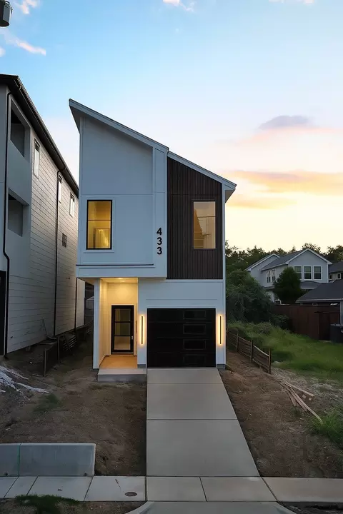 433 Sparks St, Dallas, TX 75203