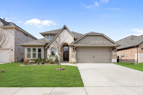 7729 Oakmeade St, Joshua, TX 76058