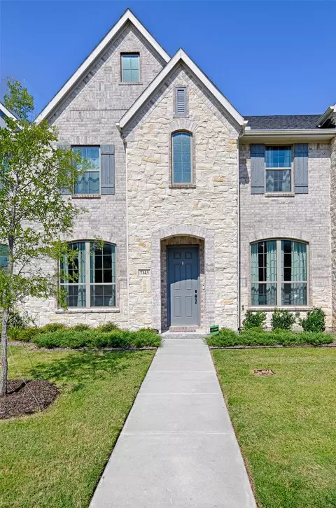 7143 Buchanan Dr, Grand Prairie, TX 75054
