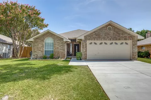 3234 Wuthering Cir, Grand Prairie, TX 75052