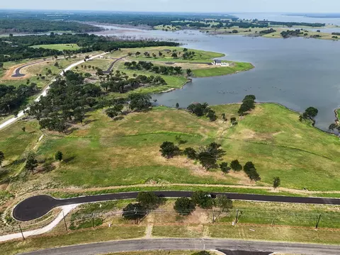 259 Lakeshore Ter, Windom, TX 75492
