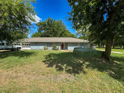 121 S Bois D Arc St, Bailey, TX 75413
