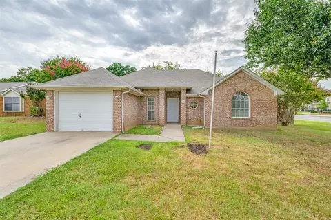300 Mack Dr, Denton, TX 76209