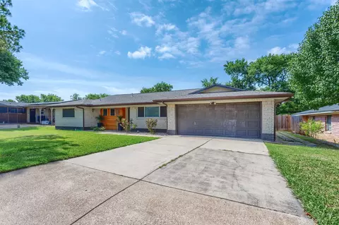 Exterior - 502 E Alexander Ln, Euless, TX 76040 photo 11 of 11