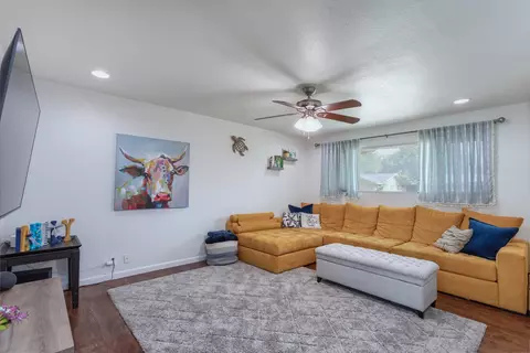 Living - 502 E Alexander Ln, Euless, TX 76040 photo 1 of 2