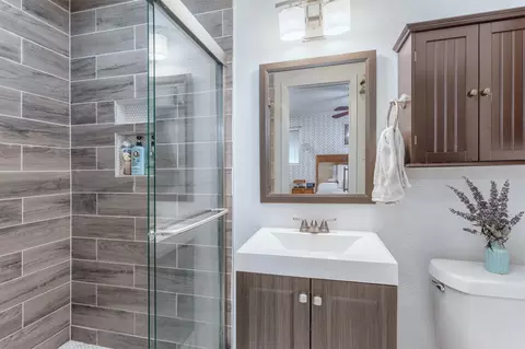 Bath - 502 E Alexander Ln, Euless, TX 76040 photo 2 of 2