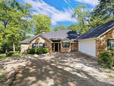 177 Paint Rock Pt, Holly Lake Ranch, TX 75765