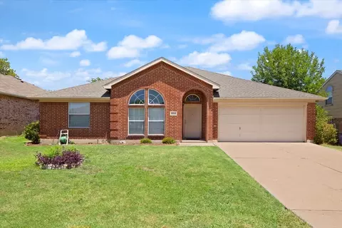 1704 Cancun Dr, Mansfield, TX 76063