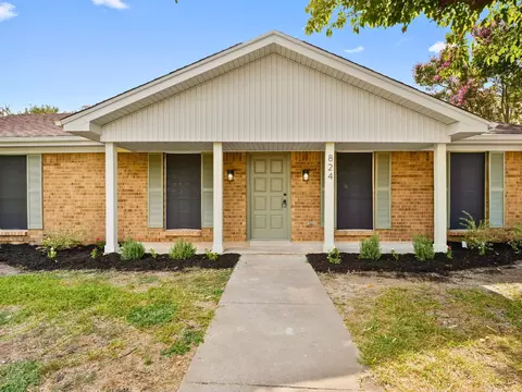 824 N 66th St, Waco, TX 76710