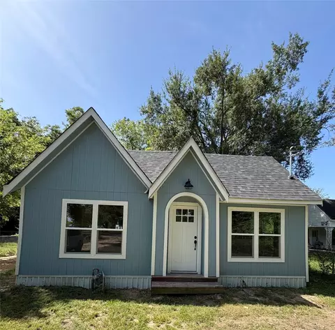 904 Jefferson St E, Sulphur Springs, TX 75482