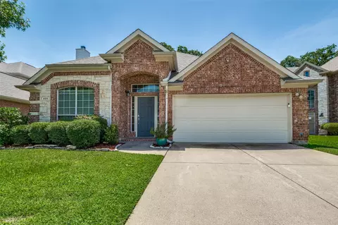406 Fountain Park Dr, Euless, TX 76039