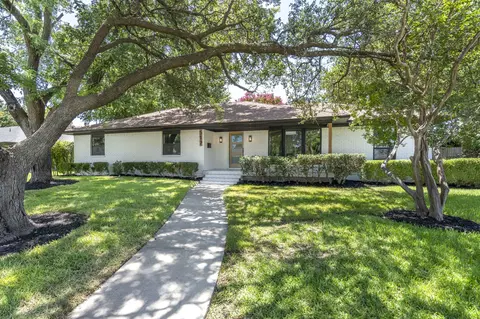 517 Brookshire Ln, Richardson, TX 75080