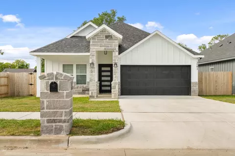 3501 Thannisch Ave, Fort Worth, TX 76105