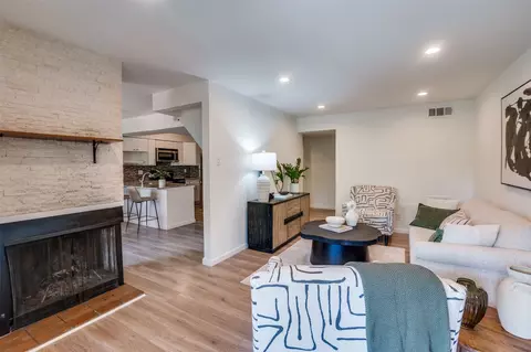 3919 Holland Ave #203, Dallas, TX 75219