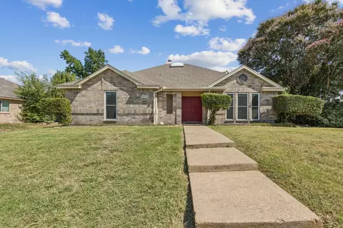 8918 Woodlake Dr, Rowlett, TX 75088