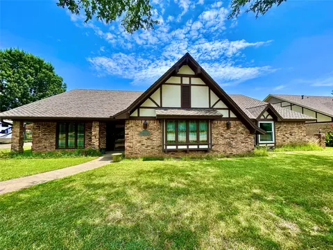 1406 Clover Hill Rd, Mansfield, TX 76063