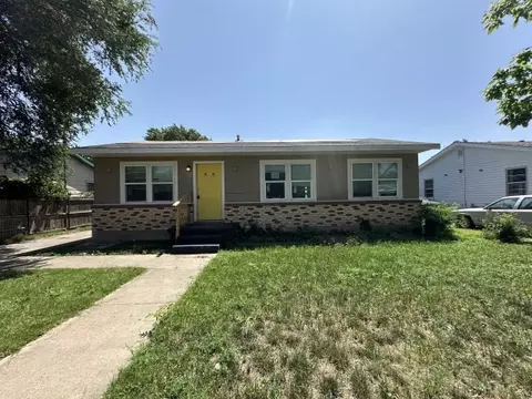 216 Peach Ave, Dumas, TX 79029