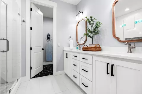 Bath - 421 Proctor Ave, Waco, TX 76708 photo 2 of 5