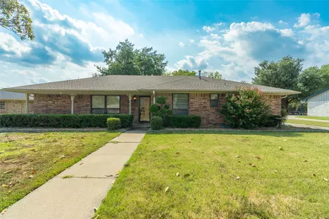 110 Oak Glen Dr, Greenville, TX 75402
