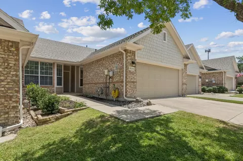 3120 Apple Tree Dr, Plano, TX 75093