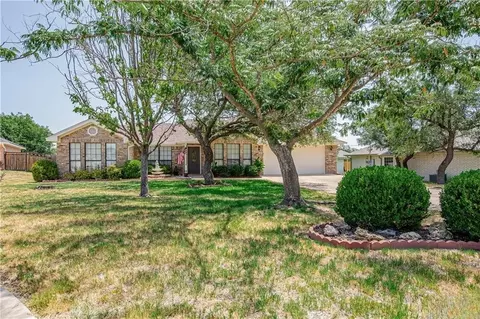 1903 Yellowstone Dr, Lampasas, TX 76550