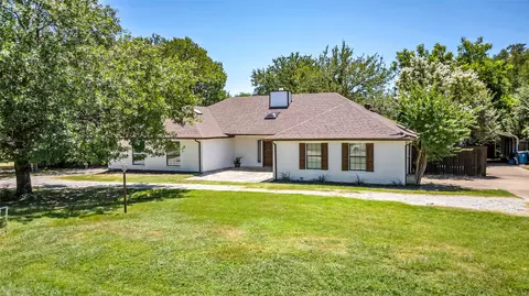 3210 Bluebonnet Cir, Weatherford, TX 76087