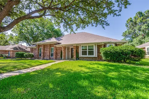 1904 Oakbluff Dr, Carrollton, TX 75007