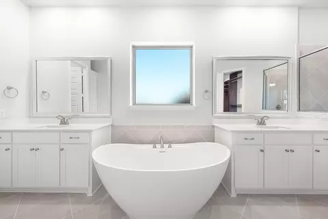 Bath - 708 Proverbs Ct, Heath, TX 75032 photo 1 of 4