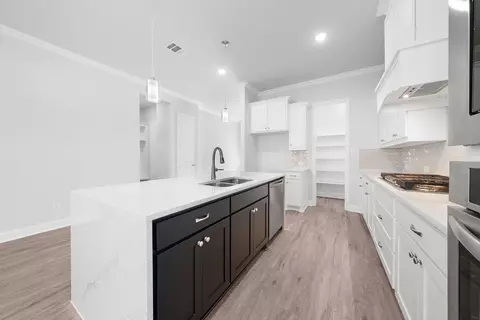 Kitchen - 708 Proverbs Ct, Heath, TX 75032 photo 3 of 3