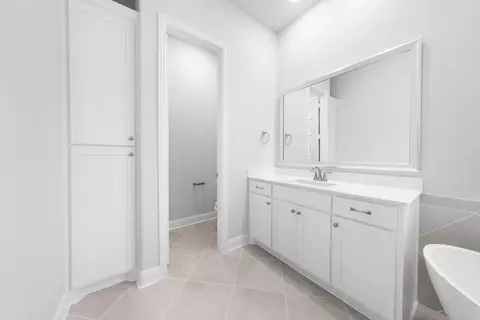 Bath - 708 Proverbs Ct, Heath, TX 75032 photo 2 of 4