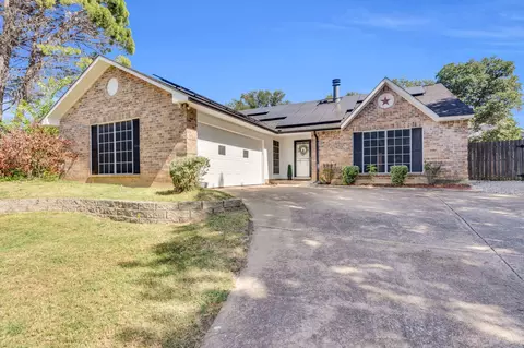 3917 Mulberry Ln, Bedford, TX 76021
