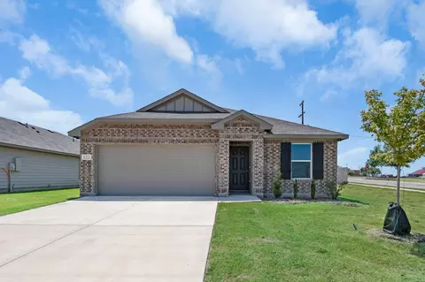 122 Goel St, Greenville, TX 75402