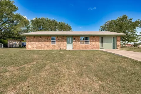 113 Southmanor Ct, Sanger, TX 76266