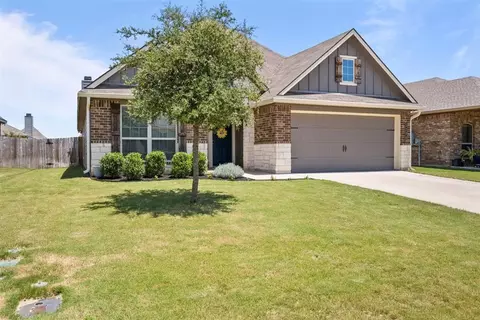 3200 Samson Dr, Lorena, TX 76655 photo 2