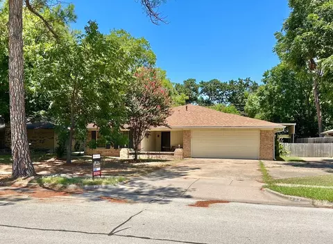 1833 Anna Dr, Irving, TX 75061