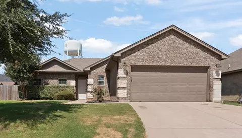 1002 Jenny Dr, Cleburne, TX 76031