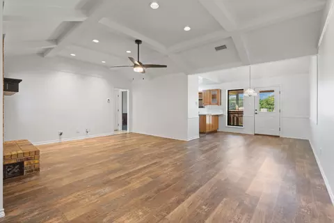 811 Mcanear St, Cleburne, TX 76033 photo 6