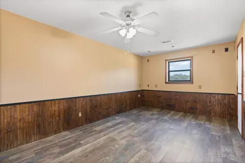 811 Mcanear St, Cleburne, TX 76033 photo 12