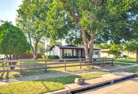 1832 Belmont St, Mesquite, TX 75149