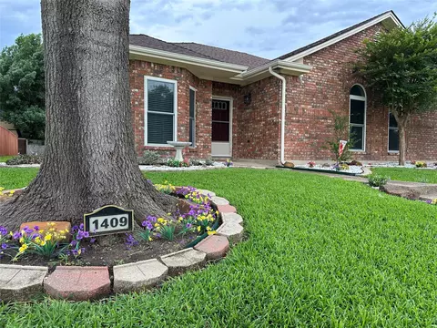 1409 Creek Valley Rd, Mesquite, TX 75181