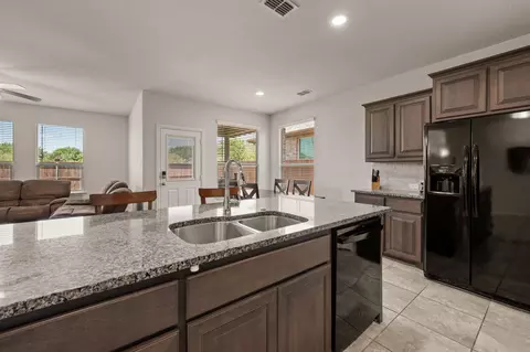 4928 Sugarcane Ln, Fort Worth, TX 76179